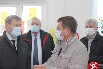 Анатолий Локоть с рабочим визитом посетил социальную ярмарку в Кировском районе 