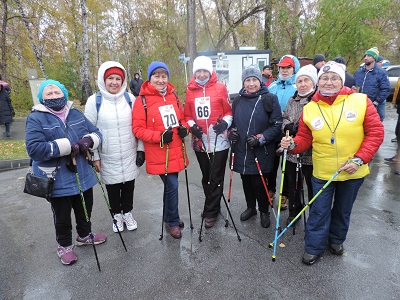 Любители скандинавской ходьбы приняли участие в спортивно-массовой акции «Сибирские Ходоки»