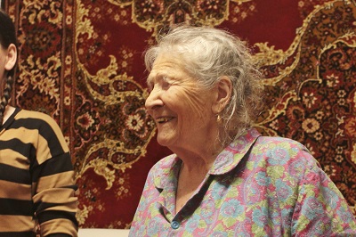 90-летнюю долгожительницу Кировки поздравили с юбилеем 