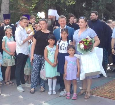 Мэр наградил семьи кировчан