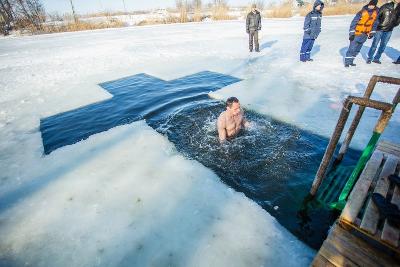 Шесть купелей откроют в Новосибирске в крещенскую ночь с 18 на 19 января