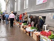 На улицах Кировского района часто встречается несанкционированная торговля