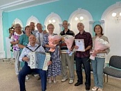 В преддверии Дня семьи, любви и верности в отделе ЗАГС Кировского района поздравили семьи, прожившие в браке 50 и более лет!