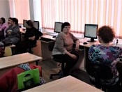 В Кировском районе члены УИК Чемского жилмассива прошли обучение интерактивному рабочему блокноту