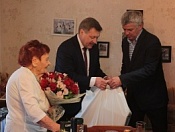 Вековую долгожительницу в Кировском районе поздравили с юбилеем 