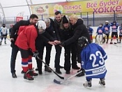 В Кировке открыли городской чемпионат дворового хоккея 