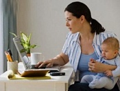 Время ухода за детьми автоматически учтется маме при установлении пенсии