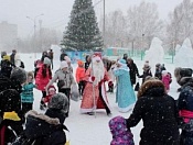 Череда новогодних празднований захватила Кировку
