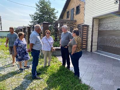 В Кировском районе по просьбам жителей отсыпают дорогу