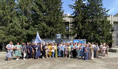 В преддверии празднования 133-й годовщины города Новосибирска состоялось торжественное открытие Доски почёта Кировского района по итогам работы в 2025 году