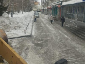 Ежедневно на уборку территории Кировского района от снега выходит более 50-ти единиц техники